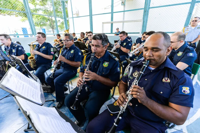 A Banda de Música da GMB participou da acolhida aos estudantes da Escola Benvinda de França Messias nesta segunda-feira