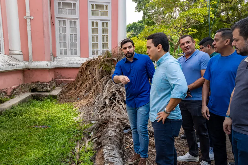 Belém Limpa - Mutirão de limpeza chega a 22 praças da cidade <div class='credito_fotos'>Foto: Foto Kamila Canhedo   |   <a href='/midias/2025/originais/0518fe75-82a9-4ca3-b66b-15a61eaa1d2e.jpg' download><i class='fa-solid fa-download'></i> Download</a></div>