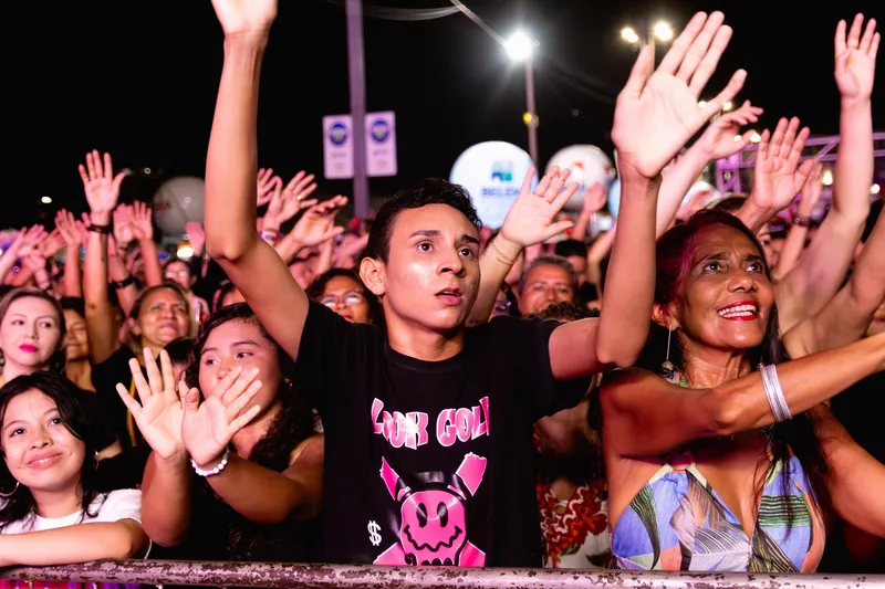 Mais de 75 mil pessoas prestigiaram os dois dias de evento no Portal da Amazônia <div class='credito_fotos'>Foto: Felipe de Souza   |   <a href='/midias/2025/originais/0ab172b5-199f-4baa-a32e-961a711752df.jpg' download><i class='fa-solid fa-download'></i> Download</a></div>