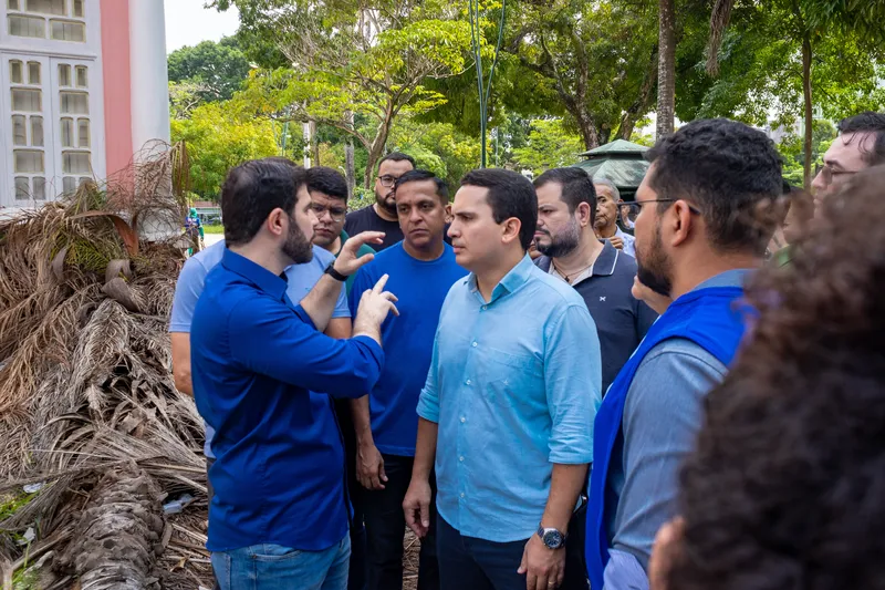 Belém Limpa - Mutirão de limpeza chega a 22 praças da cidade <div class='credito_fotos'>Foto: Foto Kamila Canhedo   |   <a href='/midias/2025/originais/10ca21ed-34c2-429b-a701-2d7604f85849.jpg' download><i class='fa-solid fa-download'></i> Download</a></div>
