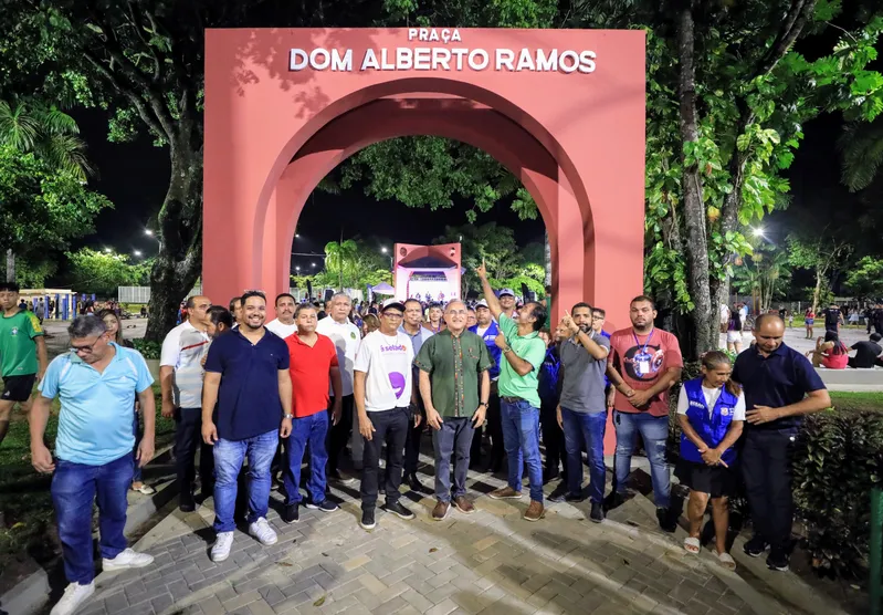 Obra concluída - Revitalização da praça Dom Alberto Ramos, na Marambaia <div class='credito_fotos'>Foto: DINEI SOUZA / AG.BELÉM | <a href='/midias/2025/originais/1a10e880-dad5-423c-9550-0646856a95e9.jpg' download><i class='fa-solid fa-download'></i> Download</a></div>