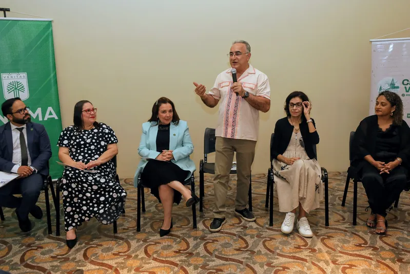 O prefeito Edmilson Rodrigues falou sobre a necessidade e a importância da qualificação para os trabalhadores do Ver-o-Peso.