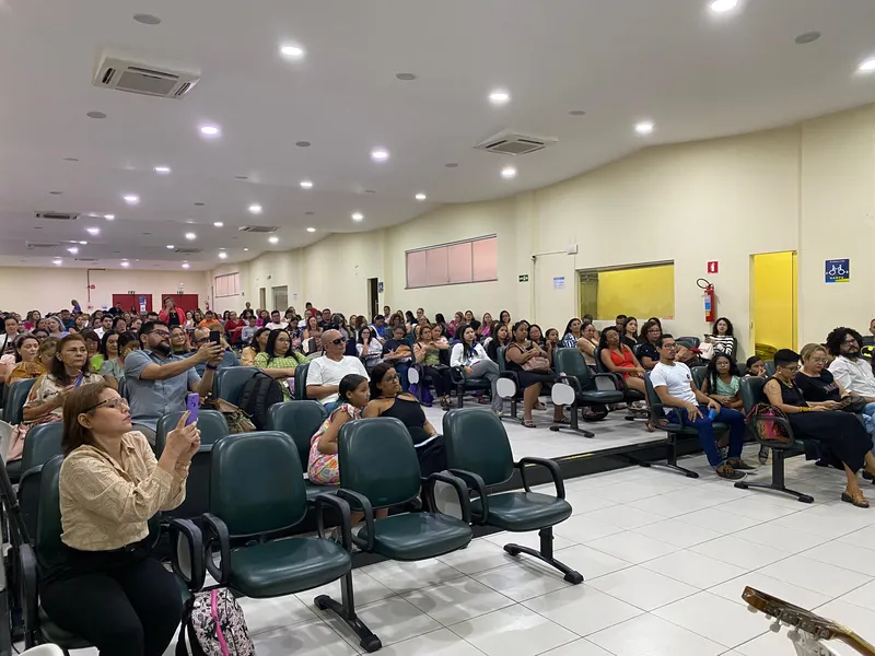 Outras metas, como a garantia dos 200 dias de aulas, a nova estrutura administrativa e mais protagonismo das escolas, foram apresentadas