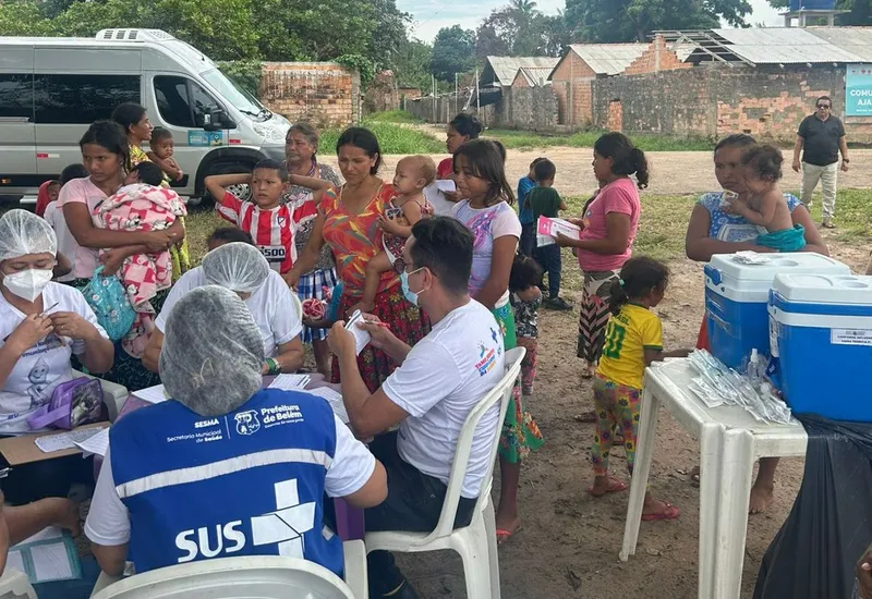 Equipe do Departamento de Ações em Saúde  da Sesma atende duas comunidades que abrigam indígenas Warao em Outeiro: a Rua da Prosperidade e a comunidade Beira Mar.