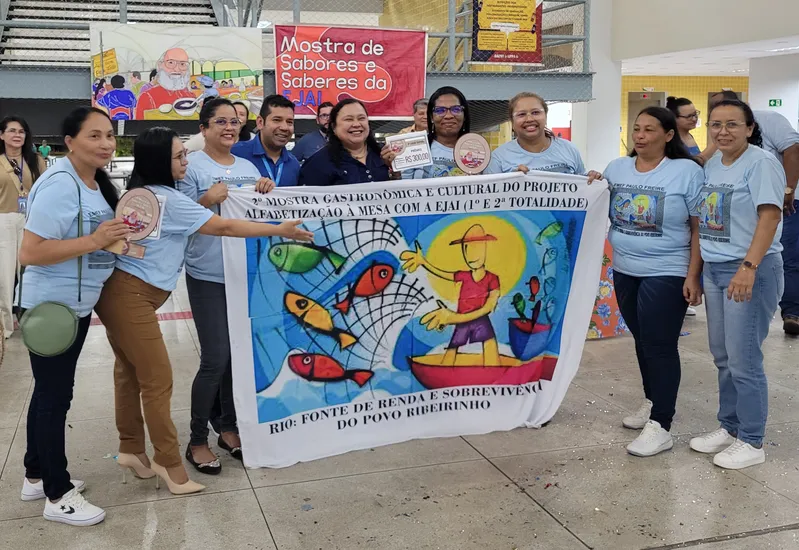 A escola Paulo Freire, do Tenoné, conquistou segundo e terceiro lugares na categoria profissional da mostra.