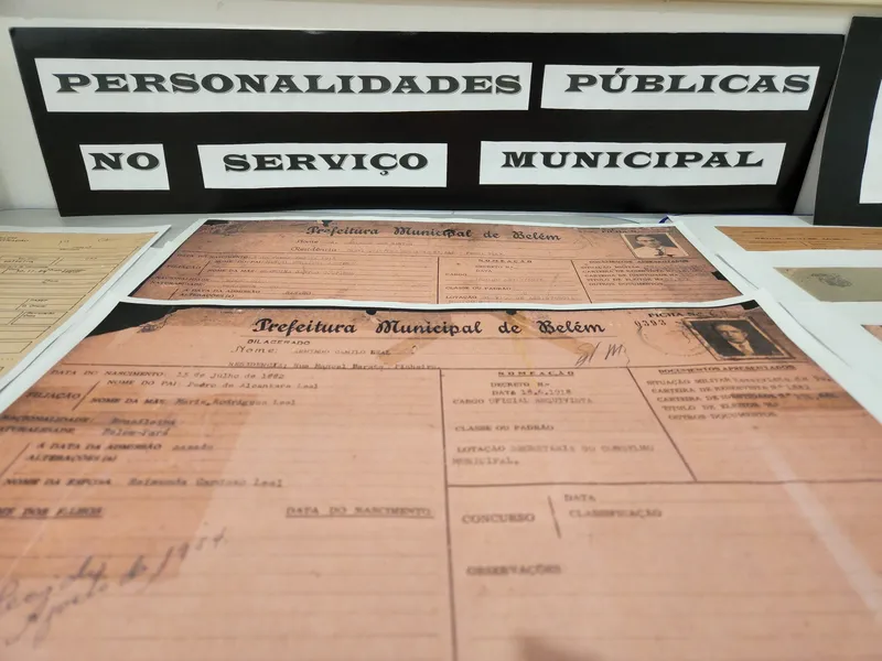 Documentos históricos foram reproduzidos para exposição ao público durante a jornada