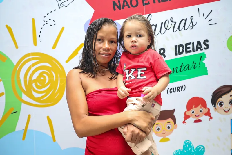 Bruna Brandão é mãe de Breno Thiago e mais ouros três filhos. Ela pretende que todos estudem na EMEIF Maria da Conceição de Souza e 
