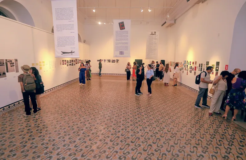 Exposição no Mabe homenageia o poeta e escritor João de Jesus Paes Loureiro <div class='credito_fotos'>Foto: DINEI SOUZA / AG.BELÉM   |   <a href='/midias/2025/originais/419c71b4-40a5-4320-9526-7c84e0df5016.jpg' download><i class='fa-solid fa-download'></i> Download</a></div>