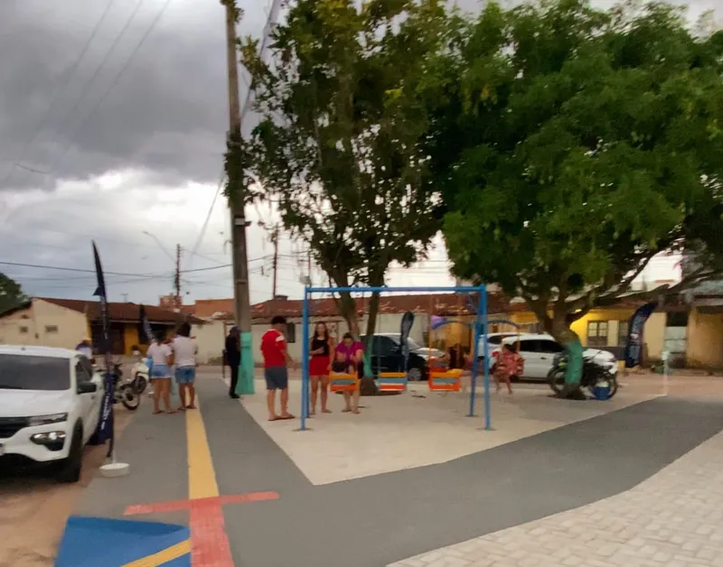 Na Praça do Contorno Sul, as mães aprovaram a estrutura que possibilita lazer e segurança para a criançada.