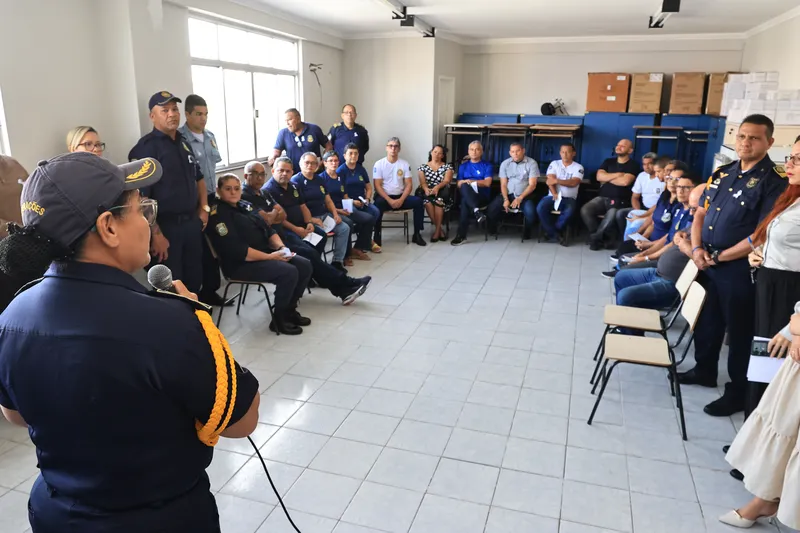Guardas municipais e colaboradores participaram de atividades da campanha Janeiro Branco, de atenção à saúde mental