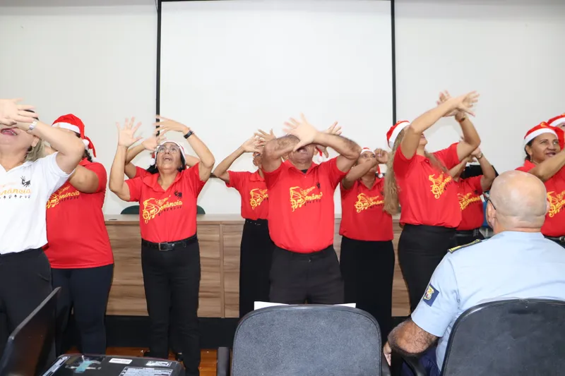 O evento teve apresentação do Coral do Projeto Sonância Libras, que emocionou os presentes com a interpretação em libras de músicas regionais.