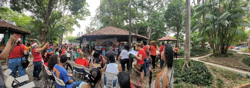A cantata da inclusão foi na Praça Milton Trindade, conhecida como Horto Municipal de Belém. <div class='credito_fotos'>Foto: Paulo Roberto Ferreira - Ascom Semec | <a href='/midias/2025/originais/59ae2230-bcf5-46ee-a788-ce5c85d3dc1c.jpg' download><i class='fa-solid fa-download'></i> Download</a></div>