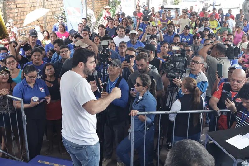 Prefeito Igor Normando afirma a moradores de Outeiro que o tempo do esquecimento acabou e que na sua gestão o distrito vai sair do anonimato para ser protagonista da cidade.