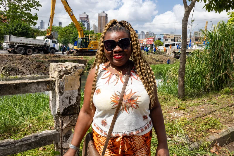 Moradora da Pedro Miranda há 23 anos, Maria da Graça Azevedo também elogiou a ação de limpeza do canal.