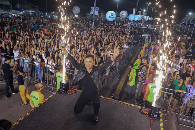 Mais de 75 mil pessoas prestigiaram os dois dias de evento no Portal da Amazônia <div class='credito_fotos'>Foto: Jader Paes   |   <a href='/midias/2025/originais/7167c430-8d0b-40b6-a63d-d71bde82a517.jpg' download><i class='fa-solid fa-download'></i> Download</a></div>