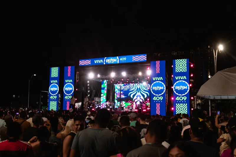 Megaestrutura foi montada para os shows de aniversário dos 409 anos de Belém <div class='credito_fotos'>Foto: Felipe de Souza | <a href='/midias/2025/originais/71bed7d1-9023-4487-97db-cb6f2e525d07.jpg' download><i class='fa-solid fa-download'></i> Download</a></div>