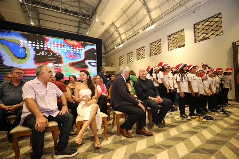 Prefeito Edmilson Rodrigues comandou a reabertura do Mercado de São Brás, após revitalização completa