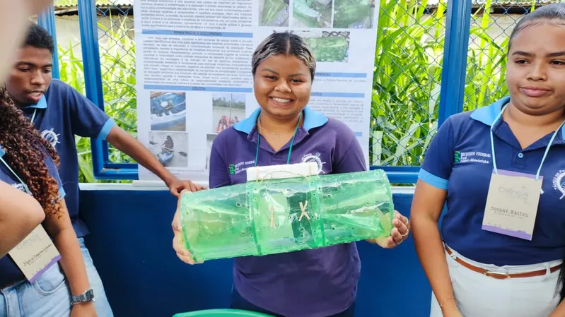 Matapi ecológico, construído com reutilização de garrafas pet pelos estudantes do IFPA de Abaetetuba