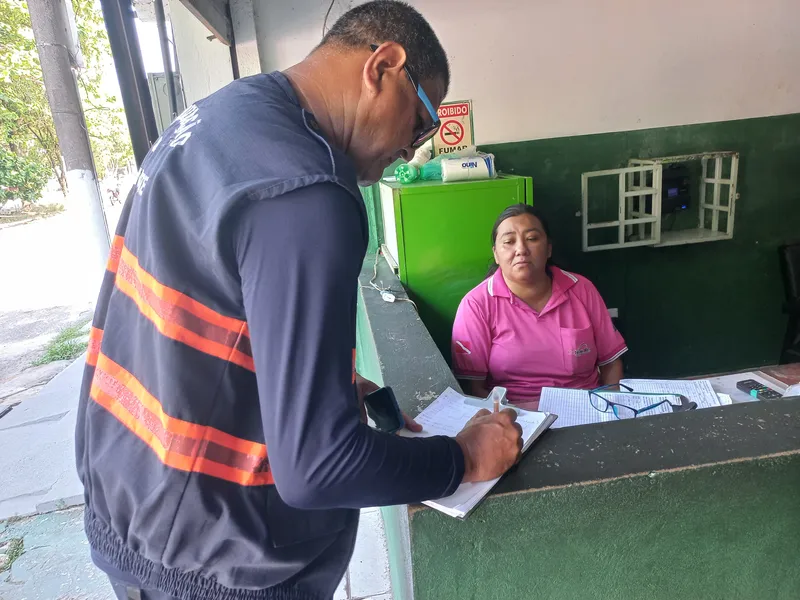 Fiscalização nos terminais de linha para verificar a frota.