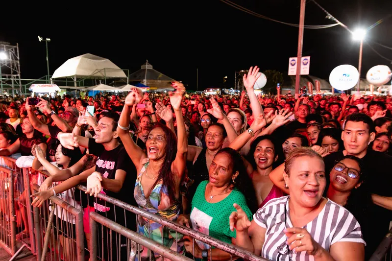 Mais de 75 mil pessoas prestigiaram os dois dias de evento no Portal da Amazônia <div class='credito_fotos'>Foto: Felipe de Souza   |   <a href='/midias/2025/originais/80281a6d-8264-4d3f-b39f-3296eef37ea6.jpg' download><i class='fa-solid fa-download'></i> Download</a></div>