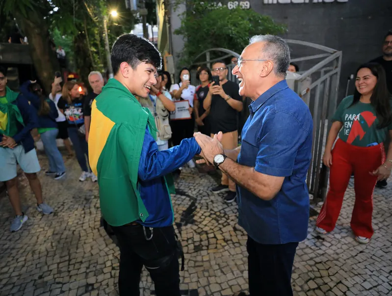 Entre os presentes na recepção estava o prefeito de Belém, Edmilson Rodrigues, que celebrou o feito dos atletas e reforçou a importância do investimento no esporte. 