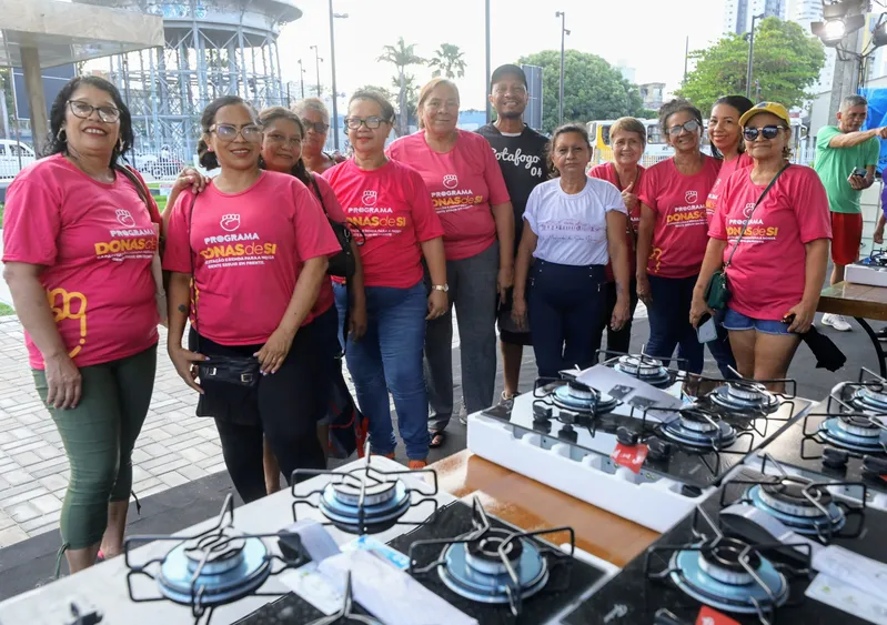 Permissionários do Mercado de São Brás recebem novos equipamentos <div class='credito_fotos'>Foto: DINEI SOUZA / AG.BELÉM | <a href='/midias/2025/originais/8bf48a18-1b20-4f41-b6cb-9d295c68bc61.jpg' download><i class='fa-solid fa-download'></i> Download</a></div>