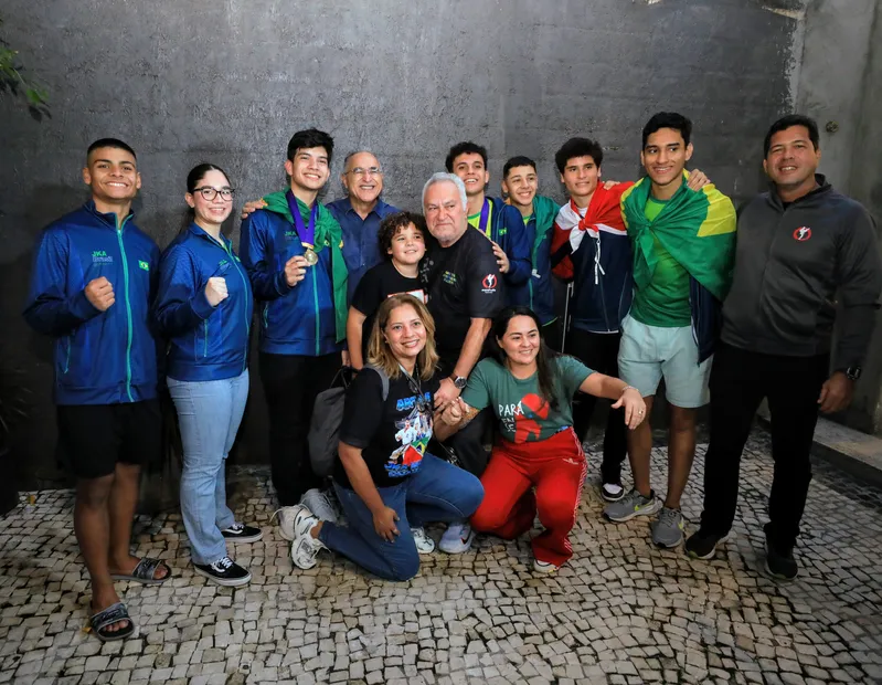 Atletas apoiados pela prefeitura retornam com conquistas.