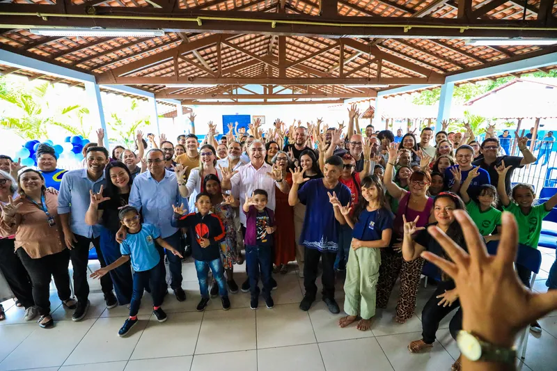 O prefeito esteve presente nesse momento simbólico e inclusivo para a educação de Belém.