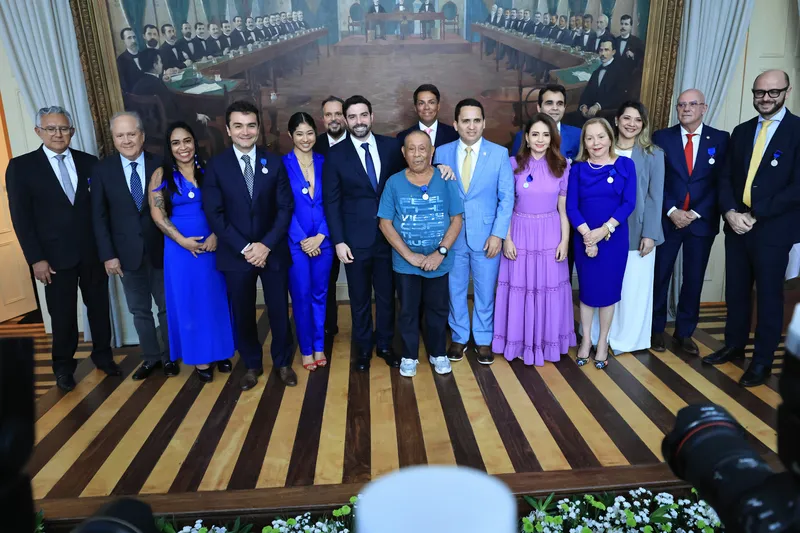 A cerimônia de outorga da Medalha Francisco Caldeira Castelo Branco foi realizada neste domingo (12).