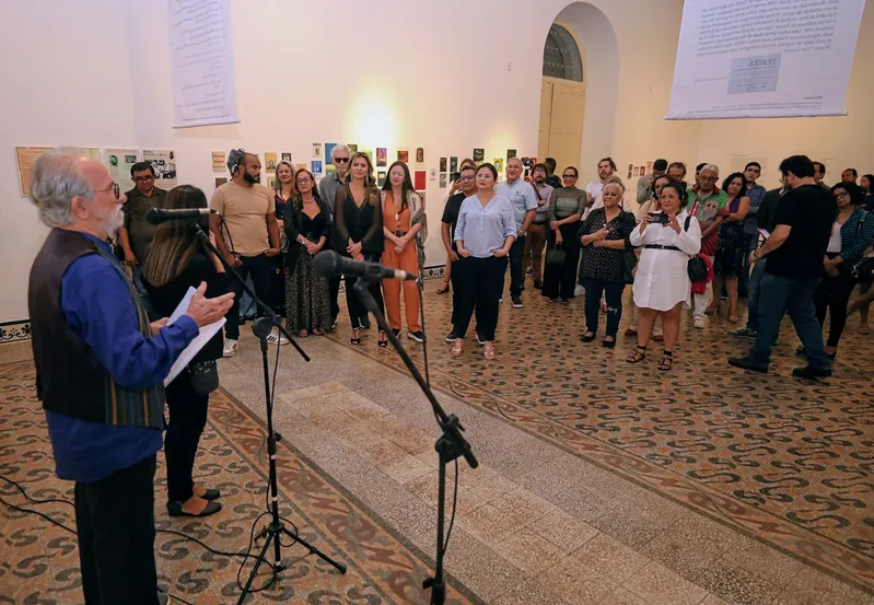 Exposição no Mabe homenageia o poeta e escritor João de Jesus Paes Loureiro <div class='credito_fotos'>Foto: DINEI SOUZA / AG.BELÉM   |   <a href='/midias/2025/originais/a006c80e-dee9-4e78-9e6c-b8e95c23c532.jpg' download><i class='fa-solid fa-download'></i> Download</a></div>