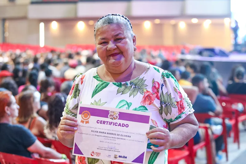 Belém Alfabetizada - Educação municipal alfabetiza mais mil pessoas na capital <div class='credito_fotos'>Foto: Joyce Ferreira/Agência Belém/Comus | <a href='/midias/2025/originais/a019efa3-f036-4085-9b0e-bd2e102acc71.jpg' download><i class='fa-solid fa-download'></i> Download</a></div>