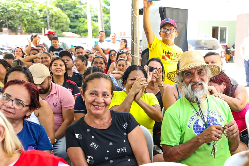 Moradores esperaram o momento da e entrega do residencial por 16 anos.