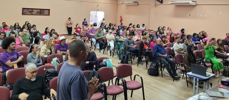 O seminário reuniu bibliotecários, mediadores de leitura, escritores e professores.