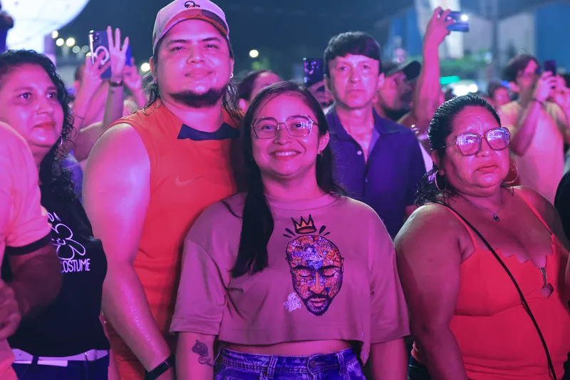 Mais de 75 mil pessoas prestigiaram os dois dias de evento no Portal da Amazônia <div class='credito_fotos'>Foto: Jader Paes   |   <a href='/midias/2025/originais/adf2de79-89d5-4a09-b0cd-69ee8a6adbfd.jpg' download><i class='fa-solid fa-download'></i> Download</a></div>