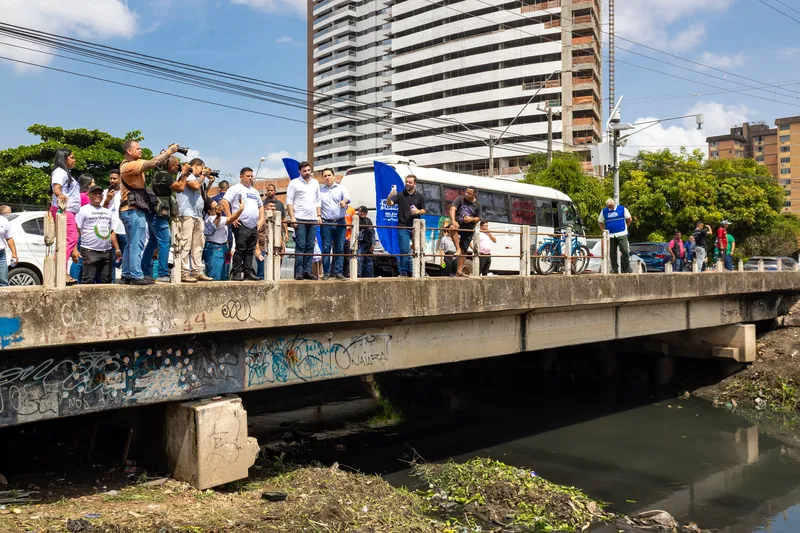 O canal da Antonio Baena, na Pedreira, foi o primeiro da cidade a receber os serviços do mutirão de limpeza.