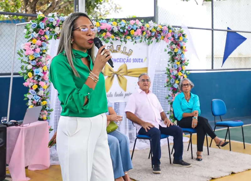 Diretora da EMEIF Maria da Conceição de Souza, Lígia Rodrigues da Silva, ressalta a importância do prédio revitalizado e adequado para atender as crianças do bairro de Águas Lindas