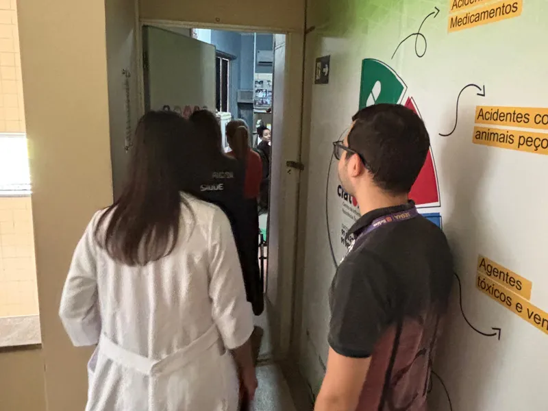 Durante a visita, representantes do Ministério da Saúde conheceram as instalações do CIATOX Belém, acompanhando de perto o funcionamento do serviço. 
