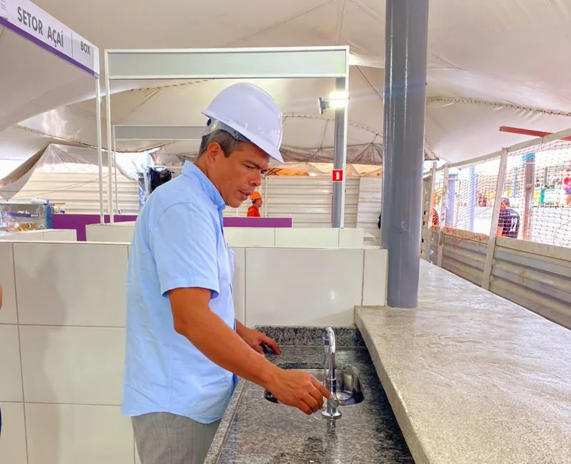 Na manhã desta quarta-feira, 18, o secretário de Urbanismo de Belém, Lélio Costa, vistoriou os novos e modernos boxes dos setores de Refeição, Lanche, Mingau e Açaí.