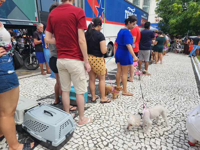 Os pets também entraram na festa de aniversário de Belém, garantindo a dose de prevenção e muita saúde! <div class='credito_fotos'>Foto: Ascom Sesma | <a href='/midias/2025/originais/b8d581a9-5fe7-423b-b7d0-52eb8f4065c7.jpg' download><i class='fa-solid fa-download'></i> Download</a></div>