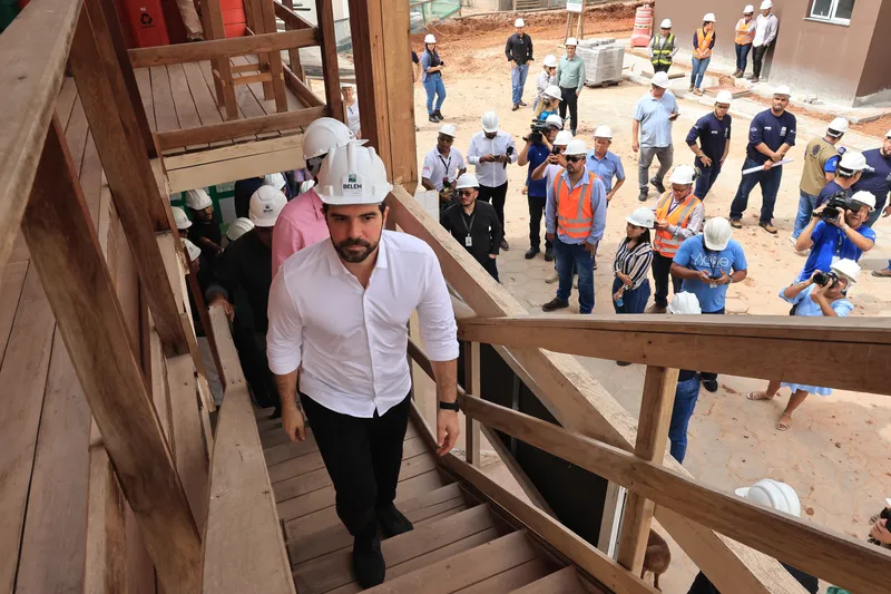 Durante visita às obras, Igor Normando disse que o objetivo é que em cem dias a Prefeitura possa realizar de forma correta a entrega da primeira etapa do residencial.