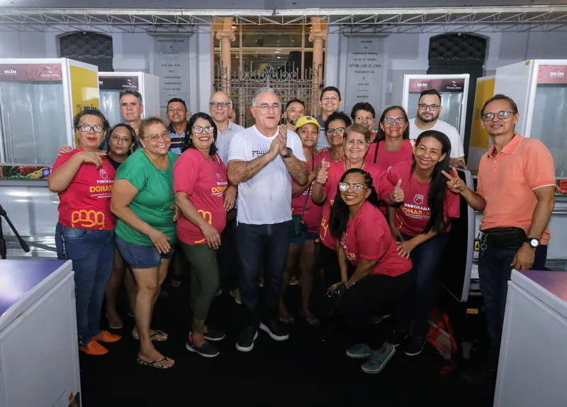 Permissionários do Mercado de São Brás recebem novos equipamentos <div class='credito_fotos'>Foto: DINEI SOUZA / AG.BELÉM | <a href='/midias/2025/originais/c8e0e750-32f2-4f20-8298-6de4207bccad.jpg' download><i class='fa-solid fa-download'></i> Download</a></div>