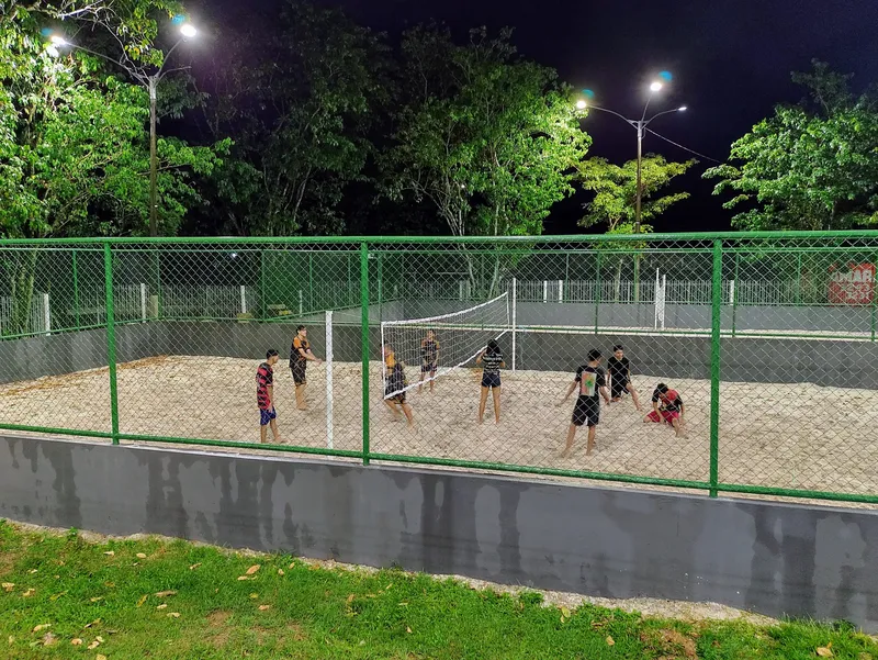 Quadra de vôlei de areia <div class='credito_fotos'>Foto: DINEI SOUZA / AG.BELÉM | <a href='/midias/2025/originais/d7176216-84f9-413e-84ca-906f80c0cb72.jpg' download><i class='fa-solid fa-download'></i> Download</a></div>
