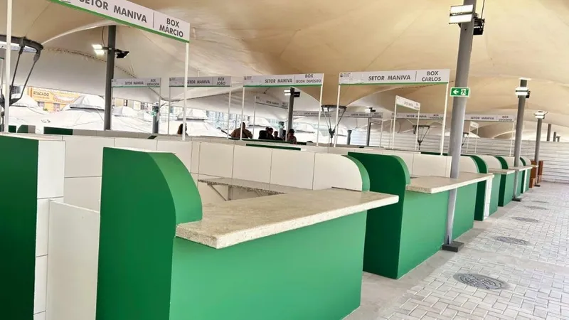 Outros 120 boxes totalmente revitalizados já foram entregues aos trabalhadores dos setores de Maniva (26), Raízes (12), Polpa (10), Artesanato (16) e Refeição (56), que ficam atrás do Solar da Beira. 