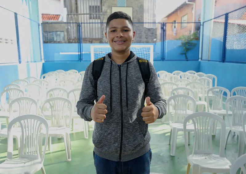 Nanderson de Aguiar, 13 anos, elogiou a reforma do prédio, principalmente a quadra de esportes.