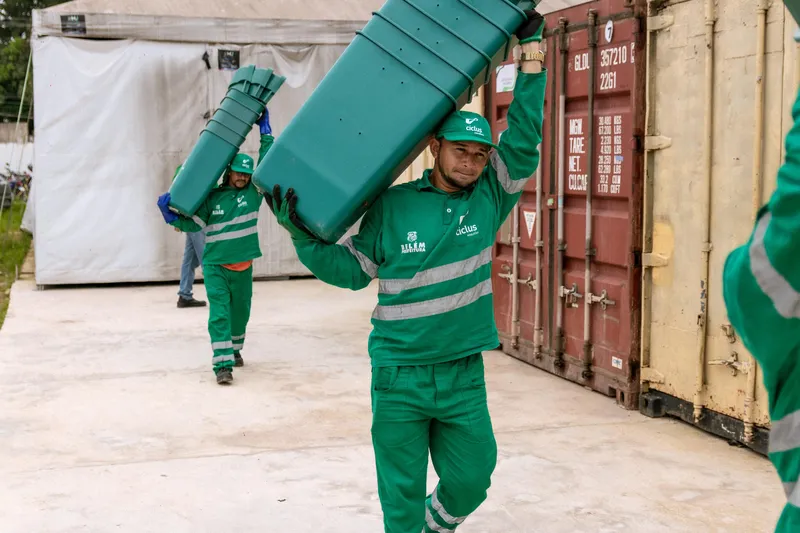 Cerca de 70 lixeiras novas serão instaladas por dia em pontos estratégicos de Belém.