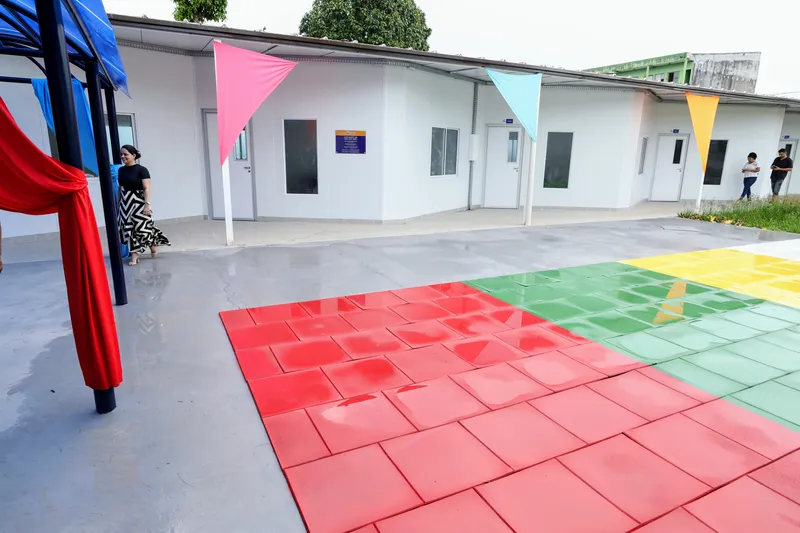 A obra recebeu um investimento de R$ 1.307.356,42, garantindo a modernização e a criação de novos espaços para atender às necessidades das crianças e da comunidade escolar.