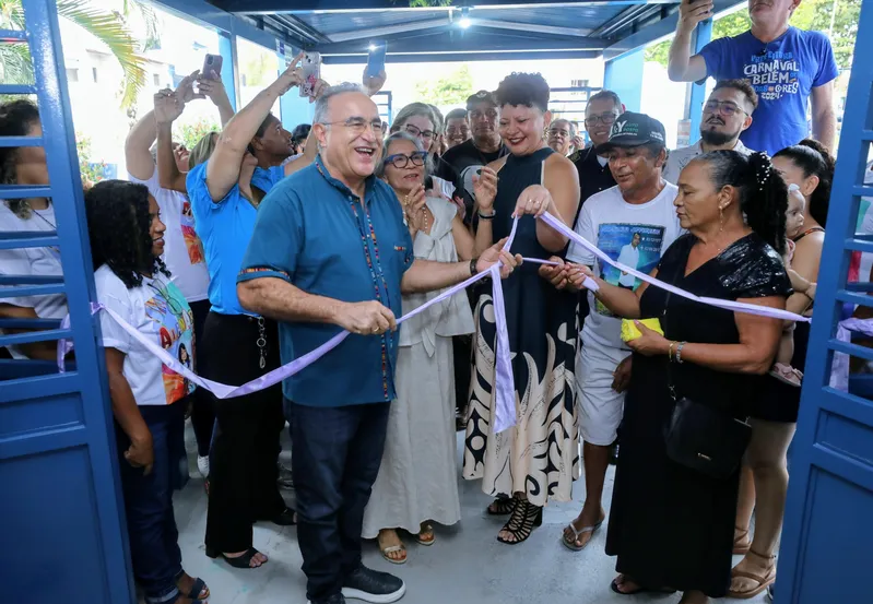 A entrega oficialmente da Escola Municipal Alana Barboza foi comemorada por professores, estudantes e trabalhadores da escola.