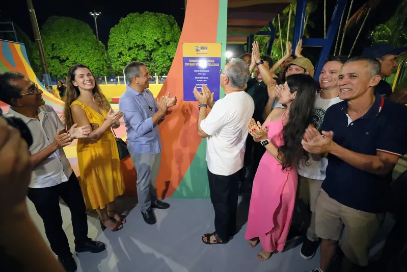 Prefeito inaugura a praça do Maréx. <div class='credito_fotos'>Foto: DINEI SOUZA / AG.BELÉM | <a href='/midias/2025/originais/e0a060bd-b9e1-4442-ac12-6bf9ad34c249.jpg' download><i class='fa-solid fa-download'></i> Download</a></div>