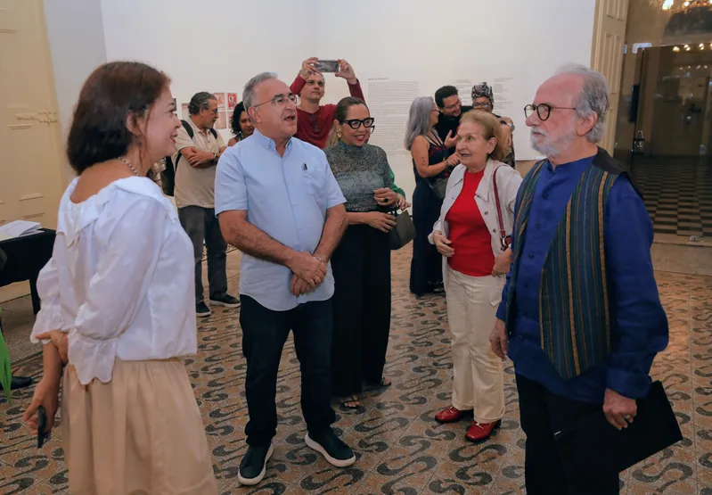 Exposição no Mabe homenageia o poeta e escritor João de Jesus Paes Loureiro <div class='credito_fotos'>Foto: DINEI SOUZA / AG.BELÉM   |   <a href='/midias/2025/originais/e12483c6-63b3-4542-9944-056bbc3ca945.jpg' download><i class='fa-solid fa-download'></i> Download</a></div>