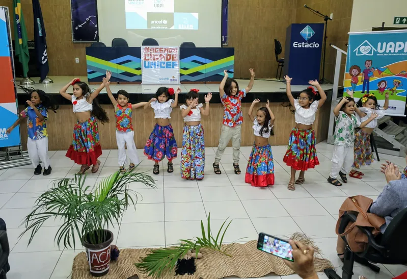 O evento teve apresentação folclórica com crianças atendidas na rede municipal.
